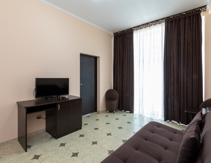 Люкс 2-местный 2-комнатный вид на горы - Гостиница «Руслан» Гагра