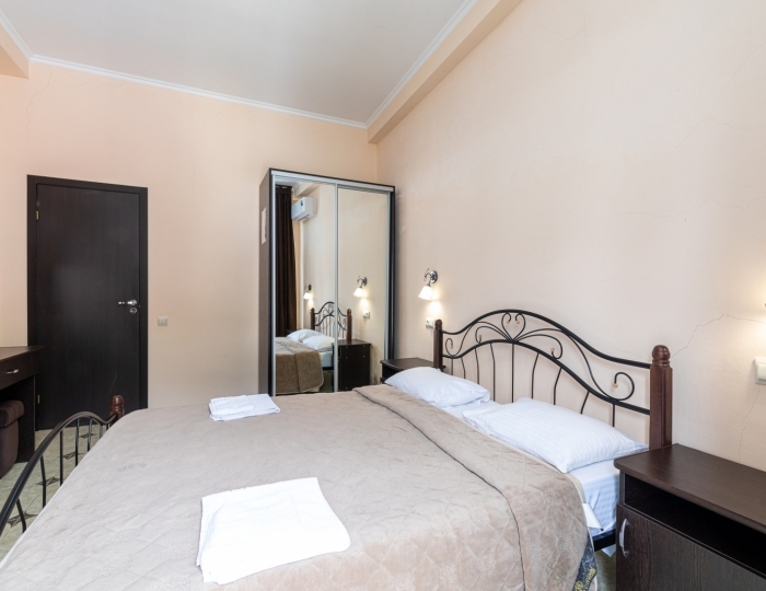 Люкс 2-местный 2-комнатный вид на море - Гостиница «Руслан» Гагра